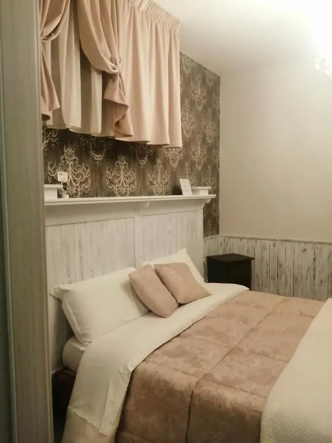 Eneahouse Hotel Fiumicino 2*,  Italien